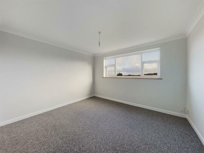 2 Bedroom Apartment To Rent In Court Drive, Cromer, NR27
