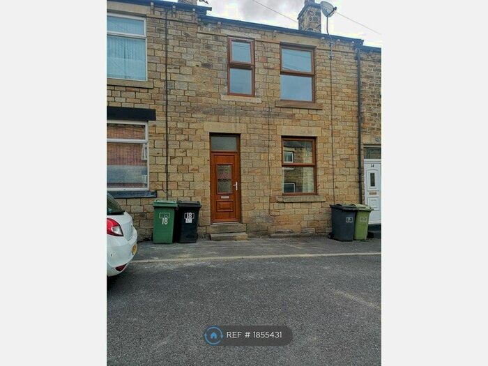 3 Bedroom Terraced House To Rent In Stonehyrst Avenue, Dewsbury, WF13