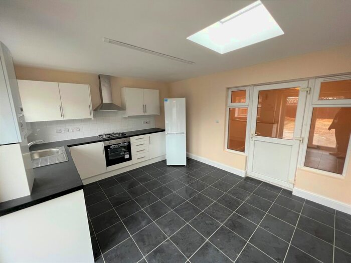 4 Bedroom Terraced House To Rent In Botwell Lane, Hayes, UB3