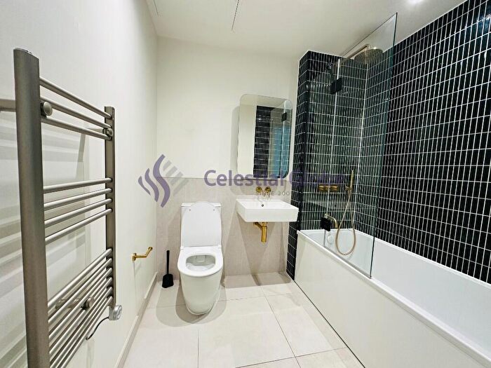 3 Bedroom Flat To Rent In Royal Wharf Walk, London, E16