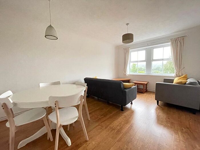 2 Bedroom Flat To Rent In The Cricketers, Headingley, Leeds, LS5