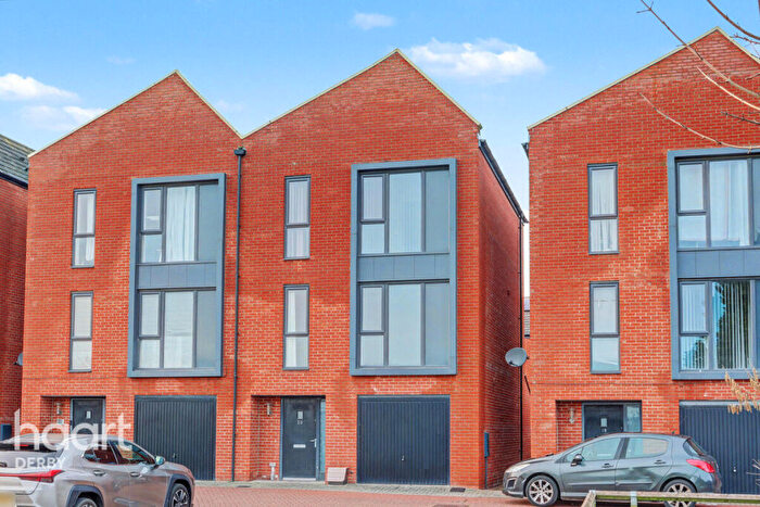 4 Bedroom Semi Detached House For Sale In Kingsway Boulevard, Derby, DE22