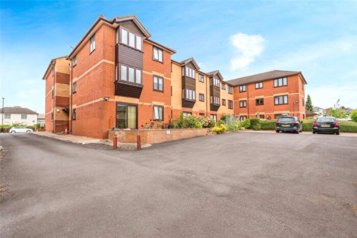 Flat For Sale In Regents Park Road, Southampton, Hampshire, SO15