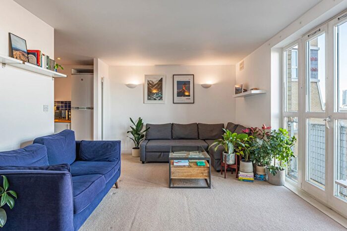 1 Bedroom Flat For Sale In Commercial Road, London, E1