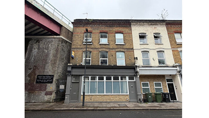 1 Bedroom Flat For Sale In B Hinton Road, Herne Hill, London, SE24