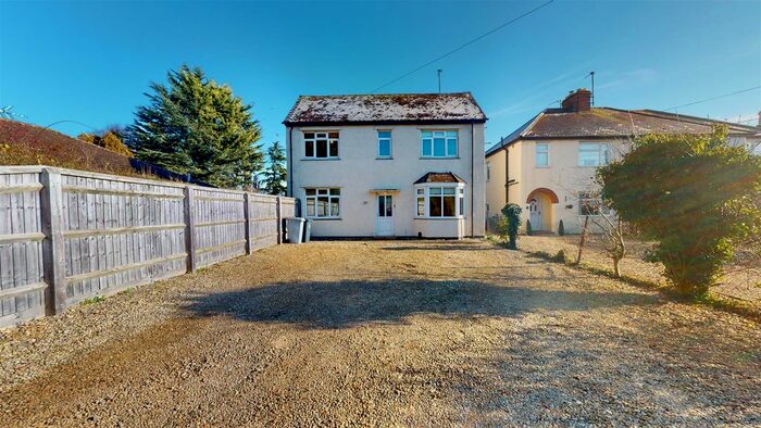 2 Bedroom Property To Rent In Witney Road, Ducklington, Witney, OX29