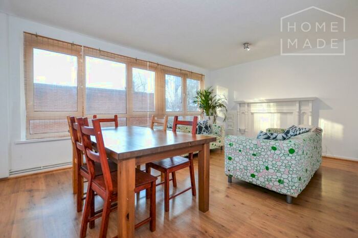 3 Bedroom Maisonette To Rent In Ravenscroft Street, Shoreditch, E2