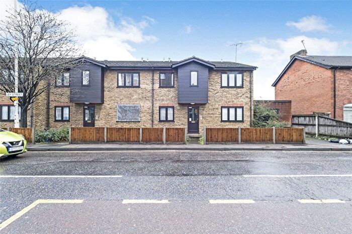 1 Bedroom Flat For Sale In Ley Street, Ilford, IG1