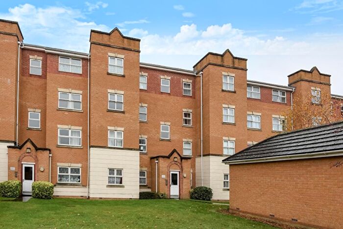 2 Bedroom Flat To Rent In Slough, Berkshire, SL1