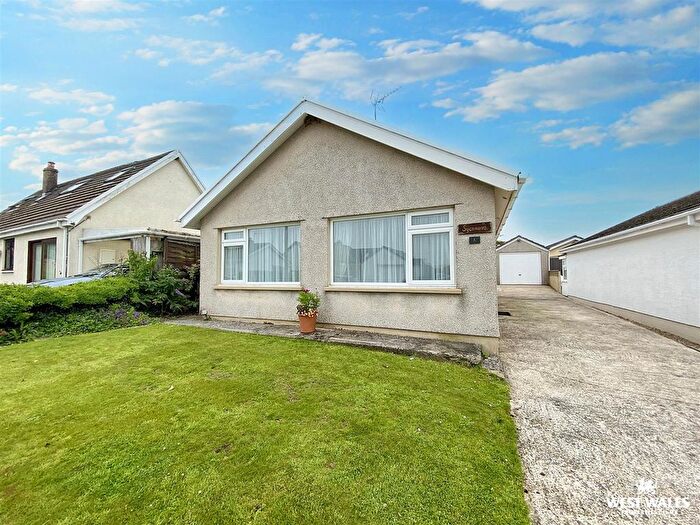 3 Bedroom Detached Bungalow For Sale In Gainer Way, Jameston, Tenby, SA70