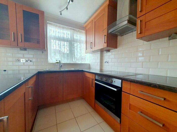 3 Bedroom Terraced House To Rent In Coniscliffe Road, Palmers Green, N13