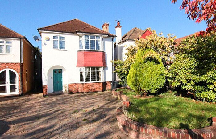 4 Bedroom Detached House For Sale In Graham Close, Shirley, CR0