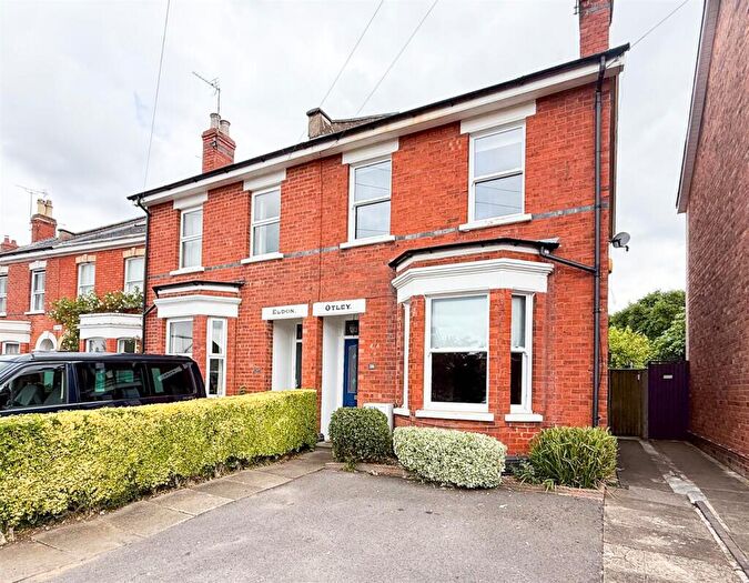 4 Bedroom House To Rent In Leckhampton, Cheltenham, GL53