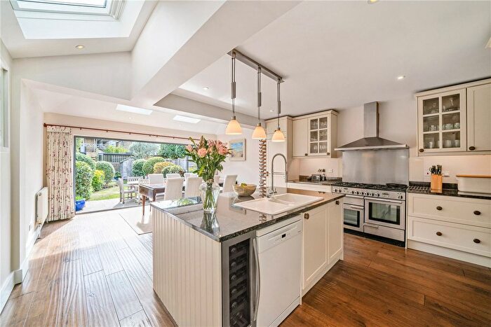 4 Bedroom Terraced House For Sale In Waynflete Street, SW18
