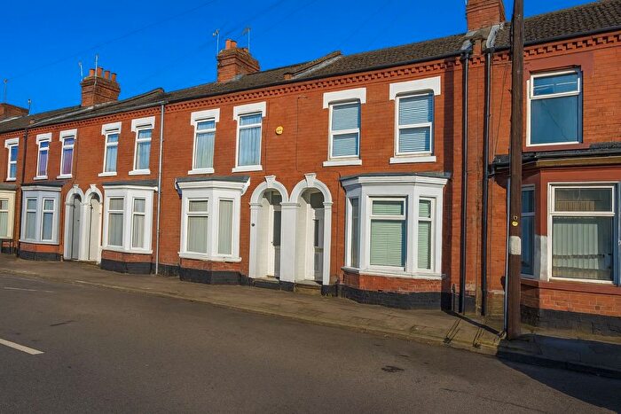 3 Bedroom Terraced House For Sale In Derby Road, Abington, Northampton, NN1