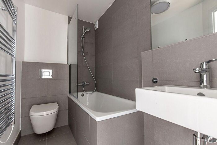 1 Bedroom Flat To Rent In Myers Lane, London, SE14