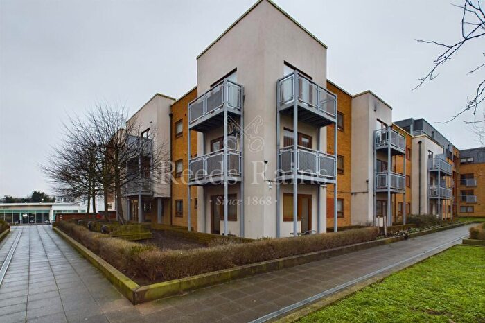 2 Bedroom Apartment For Sale In North Star Boulevard, Greenhithe, Kent, DA9