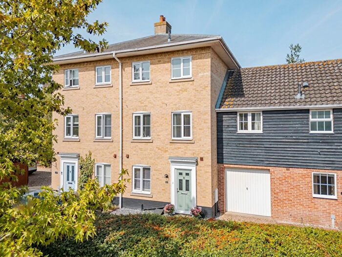 4 Bedroom Terraced House For Sale In Drovers Avenue, Bury St. Edmunds, IP32
