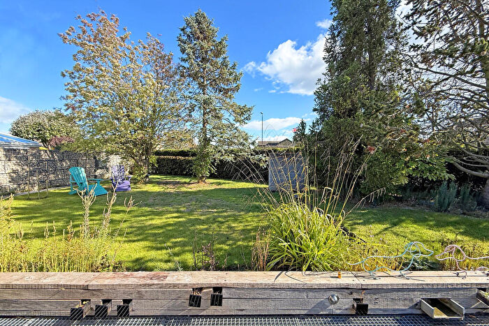 4 Bedroom Detached Bungalow For Sale In Walton Park, Pannal, Harrogate, HG3