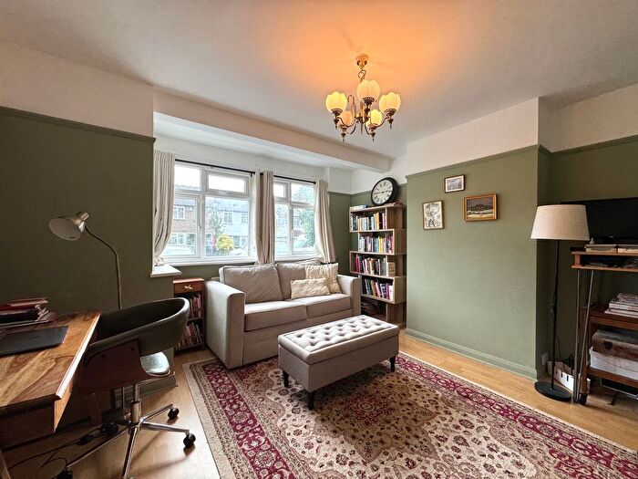 4 Bedroom Property To Rent In Brockenhurst Way, London, SW16