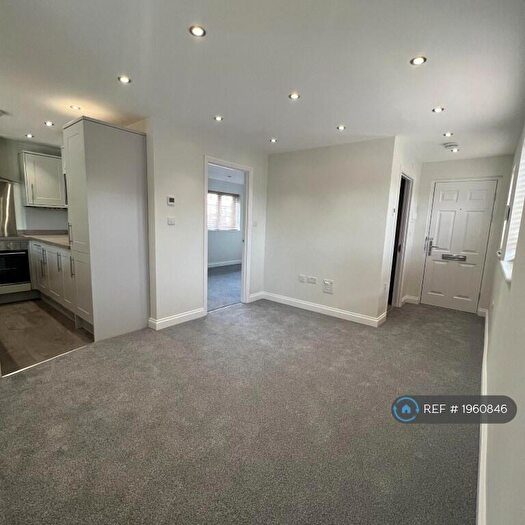 1 Bedroom Flat To Rent In Marford Road, Wheathampstead, St. Albans, AL4