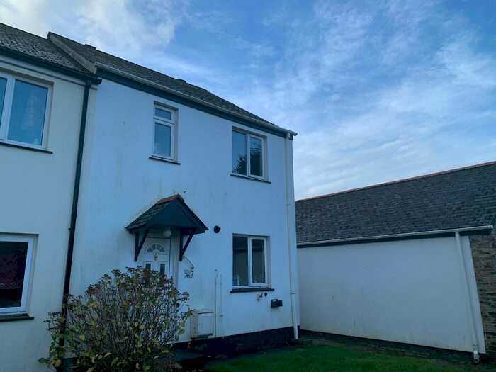 3 Bedroom End Of Terrace House To Rent In Helston Road, Penryn TR10