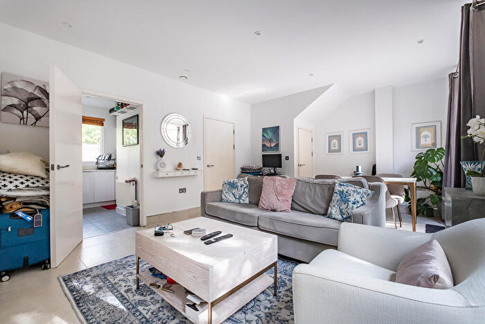 2 Bedroom Flat For Sale In Bristol Walk, London, NW6