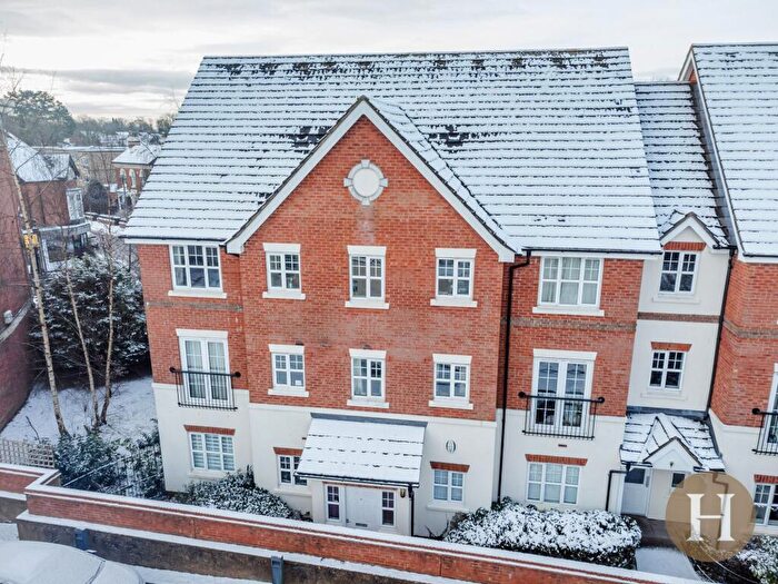 2 Bedroom Flat For Sale In Lordswood Road, Birmingham, B17