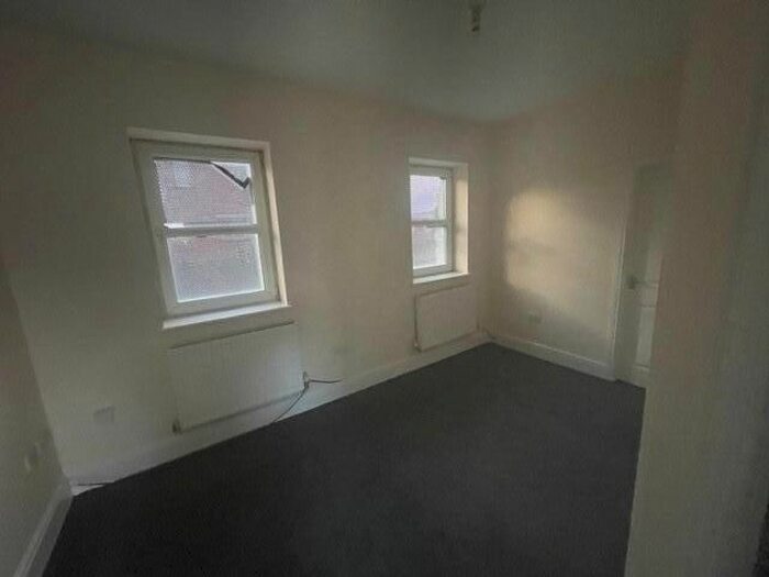 2 Bedroom Flat To Rent In Wellington Road, Edlington, Doncaster, DN12