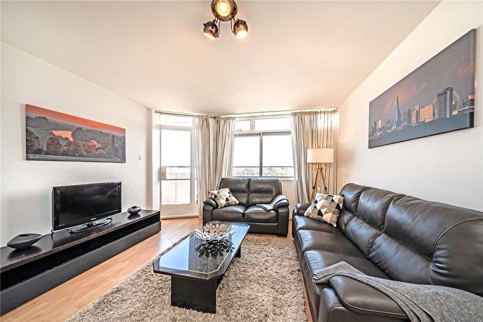 2 Bedroom Flat To Rent In Notting Hill Gate, London, W11