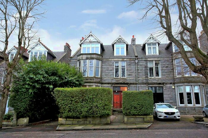 4 Bedroom Flat To Rent In Forest Road, Aberdeen, AB15