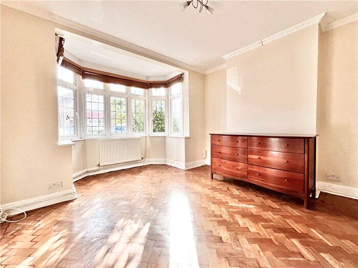 4 Bedroom Semi-Detached House To Rent In Millwood Road, Hounslow, TW3