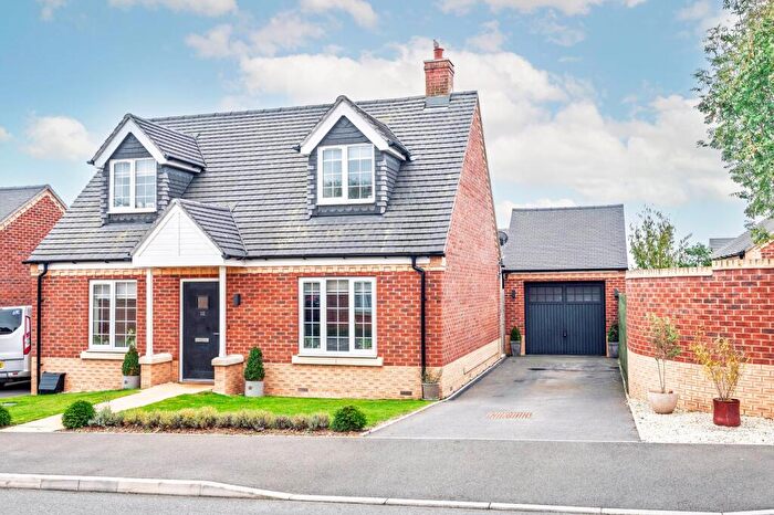 2 Bedroom Detached House For Sale In Coe Avenue, Shipston-On-Stour, CV36
