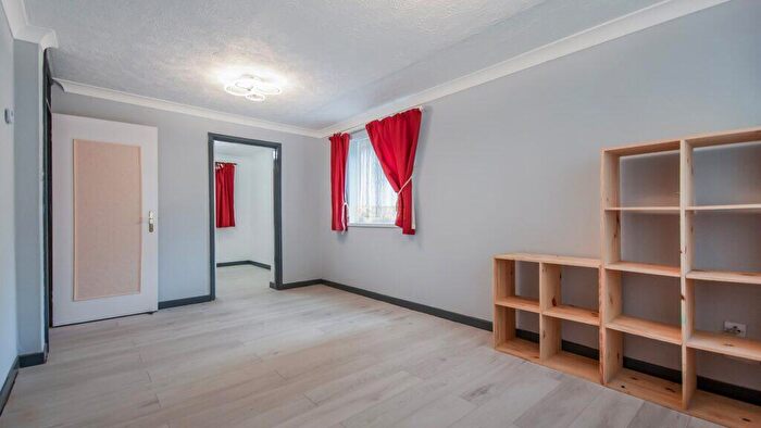 3 Bedroom Flat To Rent In Appleton Court, Birmingham, B15