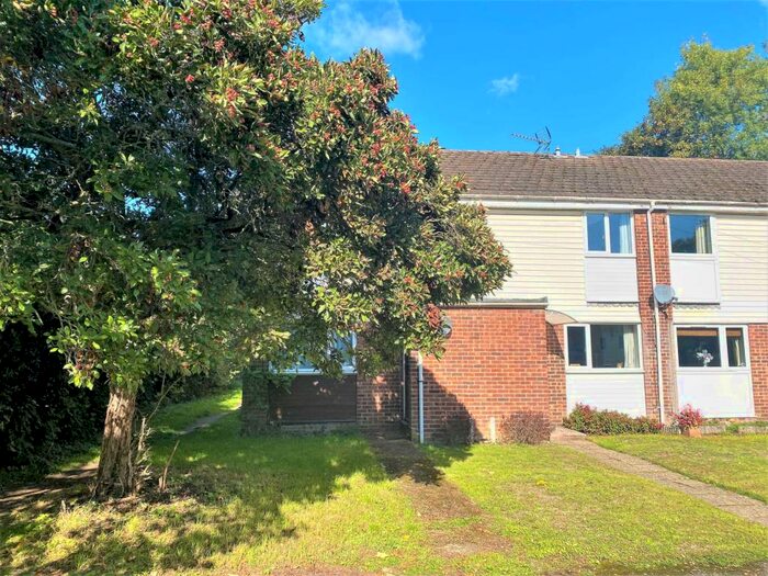 3 Bedroom Terraced House To Rent In The Chase, Marlow, SL7