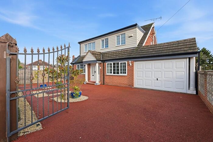 5 Bedroom Detached House For Sale In Seagrave Drive, Sheffield, S12