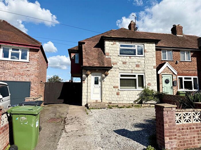 3 Bedroom End Terrace House For Sale In Queensway, Heerford, HR1