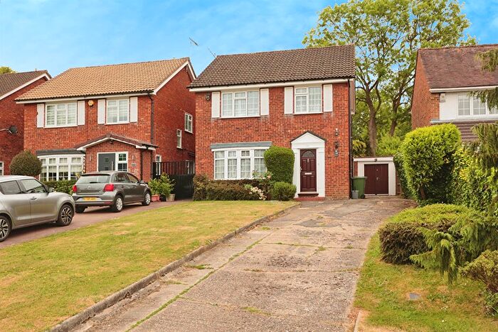 4 Bedroom Detached House For Sale In Coldharbour Lane, Bushey, WD23