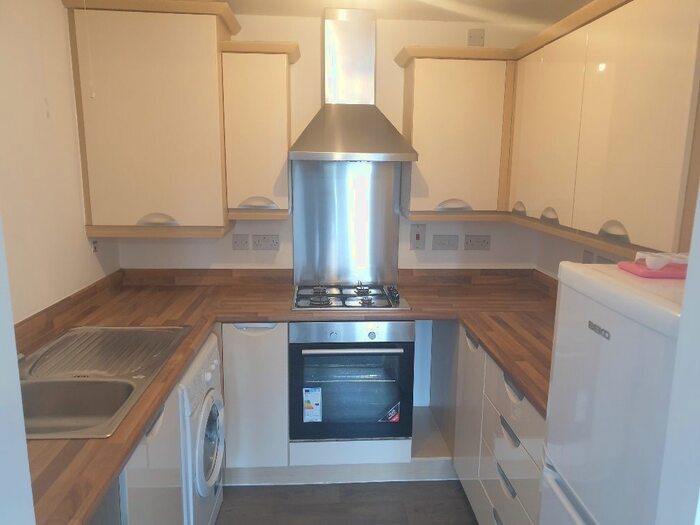 2 Bedroom Flat To Rent In Lilac Gardens, Bolton, BL3