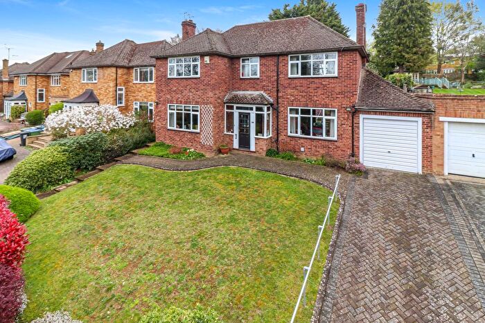 4 Bedroom Detached House For Sale In Hempstead Road, Watford, WD17