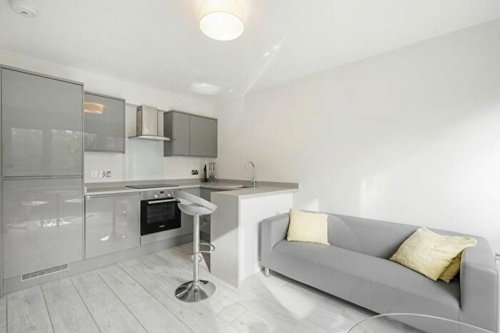 2 Bedroom Flat To Rent In Waltham House, Boundary Road, NW8