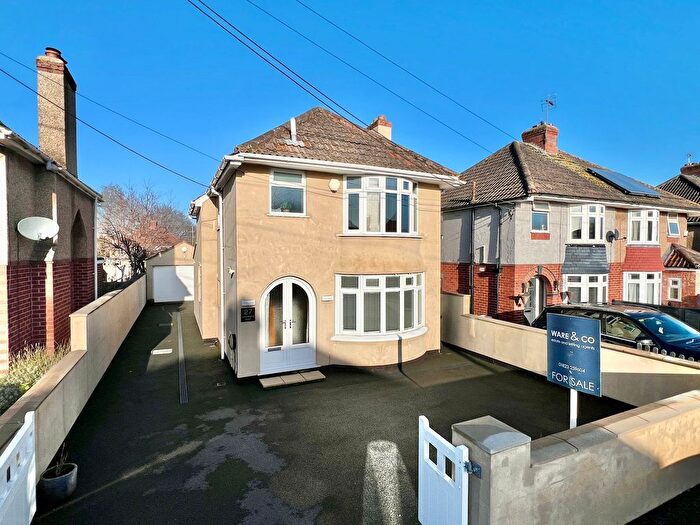 4 Bedroom Detached House For Sale In Lansdowne Road, Taunton, TA2