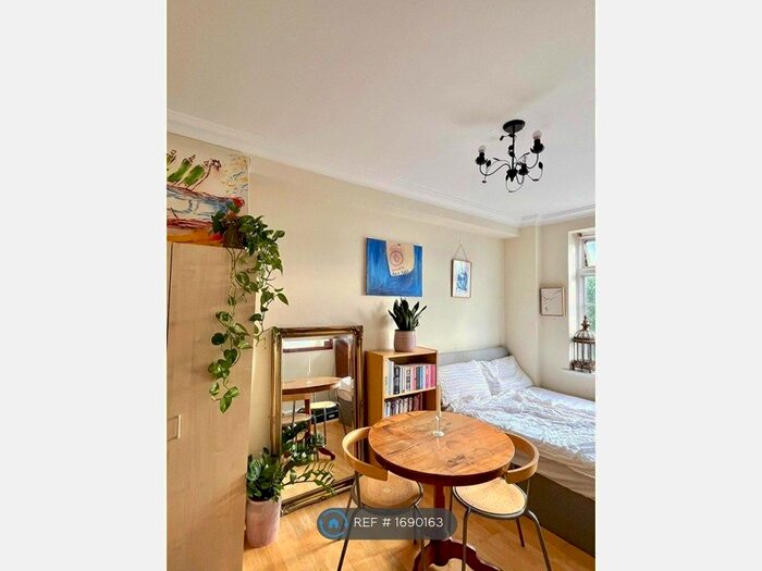 Studio To Rent In Abbey Road, London, NW8