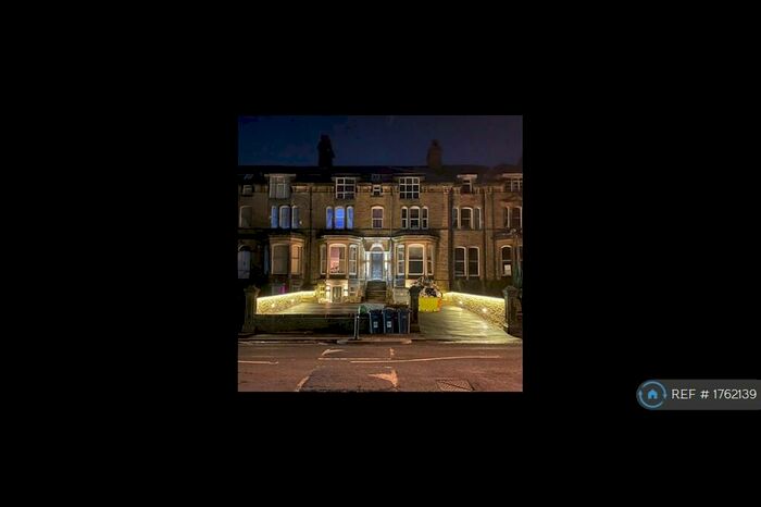 1 Bedroom Flat To Rent In North Park Road, Bradford, BD9