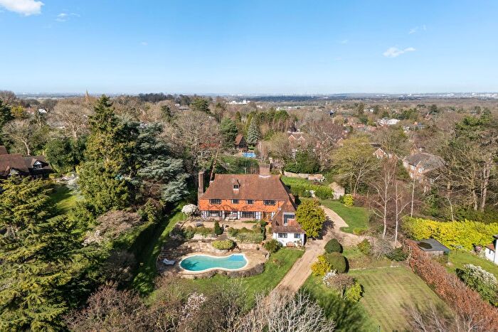 5 Bedroom Country House For Sale In Clare Hill, Esher, Surrey, KT10