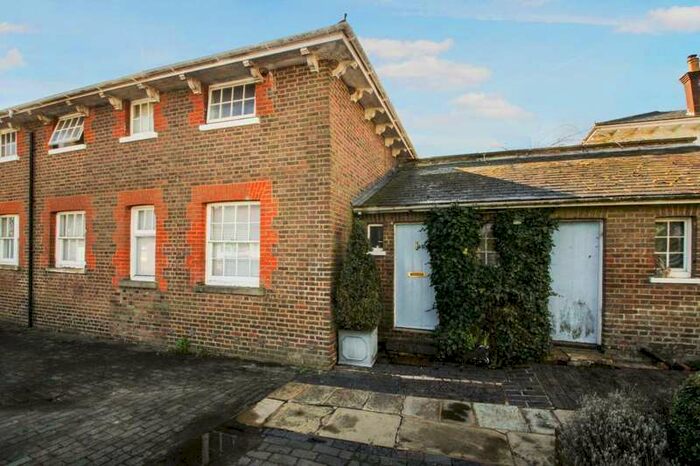 1 Bedroom Apartment To Rent In Sergehill Lane, Bedmond, WD5