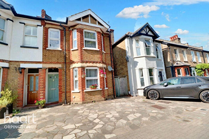3 Bedroom Semi-Detached House For Sale In Crown Lane, Bromley, BR2