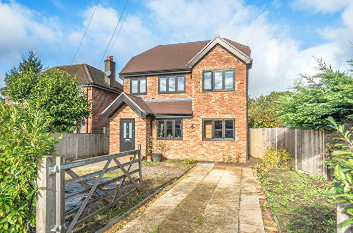 4 Bedroom Detached House For Sale In Birch Circle, Godalming, Surrey, GU7