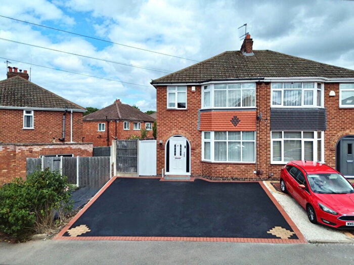 3 Bedroom Semi Detached House For Sale In Velsheda Road, Shirley, B90