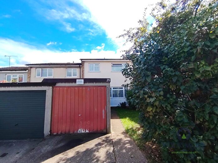 3 Bedroom Terraced House For Sale In Pheasant Road, Chatham, Kent, ME4
